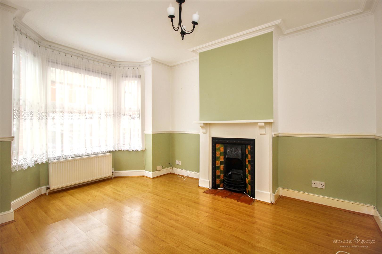 3 bed property in Belmont Road, Reading